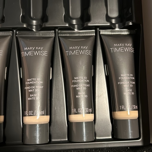 Foundation Makeup Consultant Supplies - Picture 6 of 6